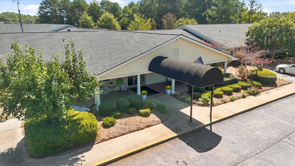 Hart Care Center Senior Care and Physical Therapy in Hartwell, GA